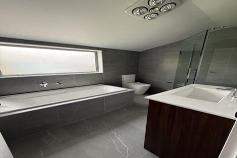 Photo of property in 4 Kearney Place, Massey, Auckland, 0614