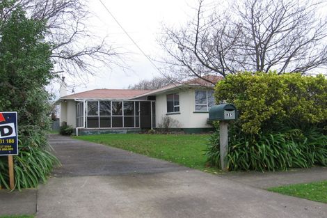 Photo of property in 26 Roberts Line, Kelvin Grove, Palmerston North, 4414