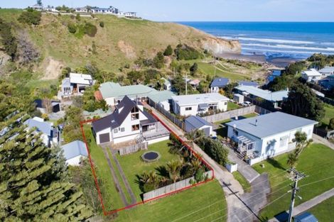 Photo of property in 22 Mowhanau Drive, Kai Iwi, Whanganui, 4574