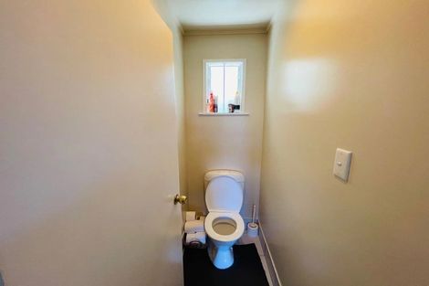 Photo of property in 1/5 Mchardy Place, Glenfield, Auckland, 0627