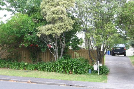 Photo of property in 31 Tamahere Drive, Glenfield, Auckland, 0629