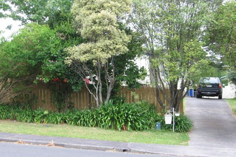 Photo of property in 31 Tamahere Drive, Glenfield, Auckland, 0629