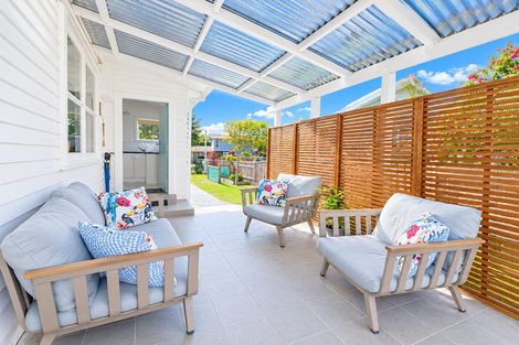 Photo of property in 5 Limbrick Street, Waipawa, 4210