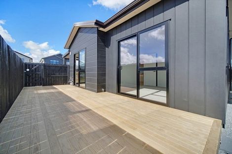 Photo of property in 1 Ngakau Road, Karaka, 2113