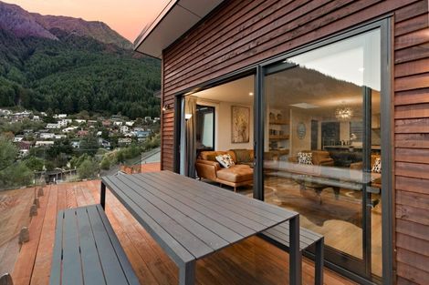 Photo of property in 15a Mackinnon Terrace, Sunshine Bay, Queenstown, 9300