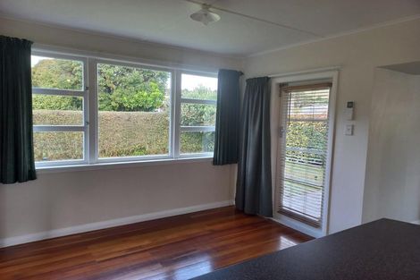 Photo of property in 12 Karu Crescent, Waikanae, 5036