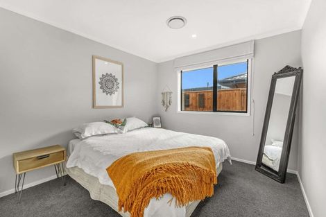 Photo of property in 2 Atutahi Street, Hurdon, New Plymouth, 4310