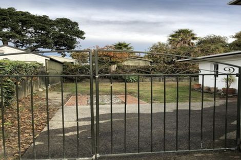 Photo of property in 2/70 Beresford Street, Bayswater, Auckland, 0622