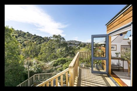 Photo of property in 32 Silverstream Road, Crofton Downs, Wellington, 6035