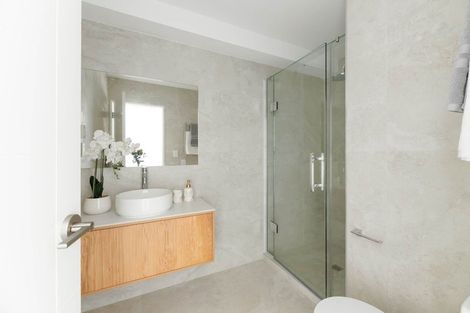 Photo of property in 2 Choice Avenue, Henderson, Auckland, 0612