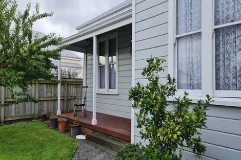 Photo of property in 194 Lascelles Street, Saint Leonards, Hastings, 4120