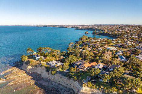 Photo of property in 72 Cliff Road, Torbay, Auckland, 0630