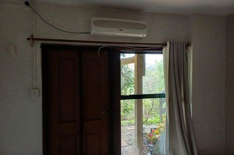 Photo of property in 37 Dominica Crescent, Grenada Village, Wellington, 6037