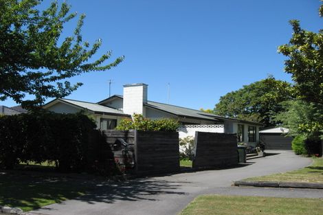 Photo of property in 19 Elwyn Place, Avonhead, Christchurch, 8042