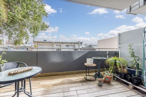 Photo of property in 3 Keystone Avenue, Mount Roskill, Auckland, 1041
