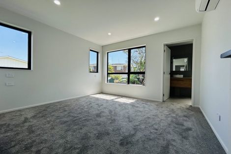 Photo of property in 17d Sorrel Crescent, Bucklands Beach, Auckland, 2012