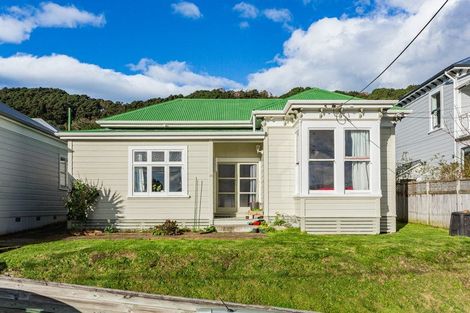 Photo of property in 15 Porritt Avenue, Mount Victoria, Wellington, 6011