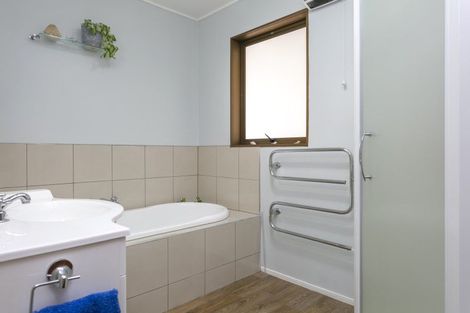 Photo of property in 3 Wembley Place, Richmond Heights, Taupo, 3330