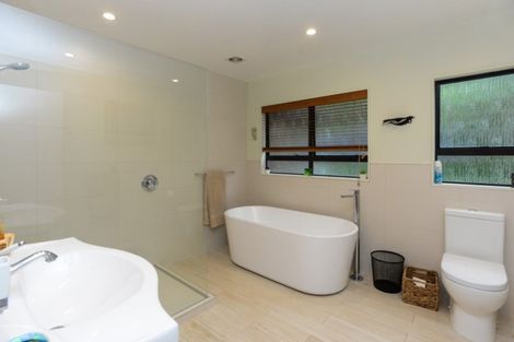 Photo of property in 82 Tauroa Road, Havelock North, 4130