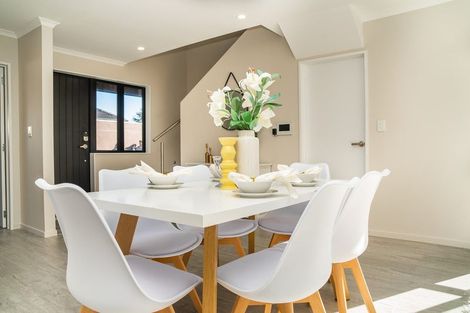 Photo of property in 27 Hill Crescent, Papakura, 2110