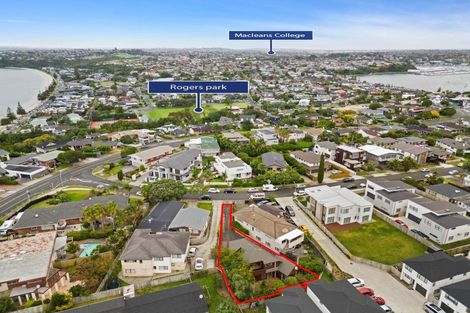 Photo of property in 1/5 Gulf Crest, Bucklands Beach, Auckland, 2012