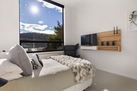 Photo of property in 594 Peninsula Road, Kelvin Heights, Queenstown, 9300