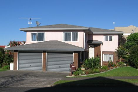Photo of property in 1 Marguerita Place, West Harbour, Auckland, 0618