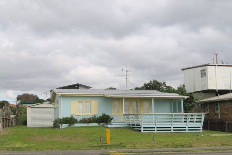 Photo of property in 125 Marine Parade, Mount Maunganui, 3116