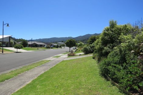 Photo of property in 8 Victoria Street, Coromandel, 3506