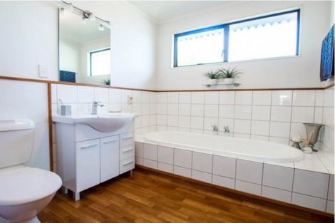 Photo of property in 21b Huia Street, Waikanae, 5036