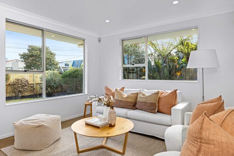 Photo of property in 1/59 Hatton Road, Orewa, 0931