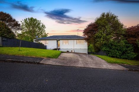 Photo of property in 2 Kilcar Place, Massey, Auckland, 0614