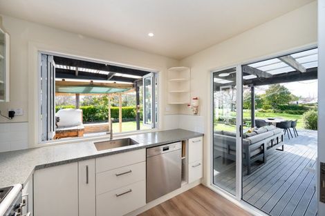 Photo of property in 104 Tollemache Road East, Longlands, Hastings, 4122