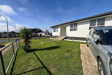 Photo of property in 2 Arnhem Place, Pukekohe, 2120