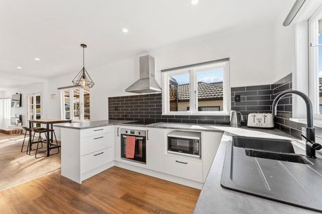 Photo of property in 21 Brixton Road, Manly, Whangaparaoa, 0930