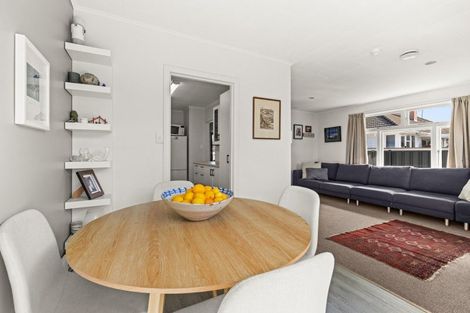 Photo of property in 806 Grove Road, Mayfair, Hastings, 4122