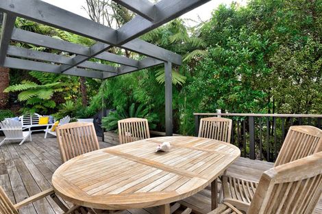 Photo of property in 26 Braemar Road, Castor Bay, Auckland, 0620