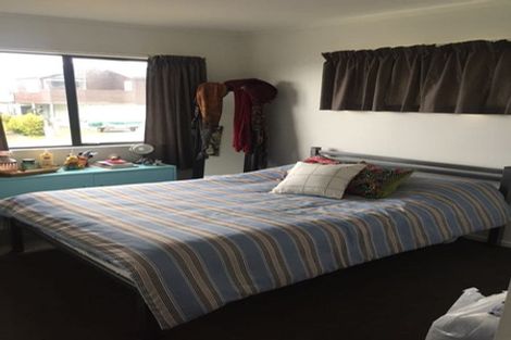 Photo of property in 2 Meadowcroft Grove, Johnsonville, Wellington, 6037