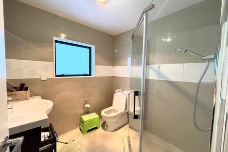 Photo of property in 15 Correa Court, Goodwood Heights, Auckland, 2105