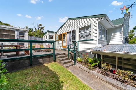 Photo of property in 21 Kennedy Grove, Stokes Valley, Lower Hutt, 5019