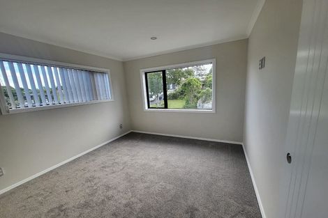 Photo of property in 4b Mirrabooka Avenue, Botany Downs, Auckland, 2010