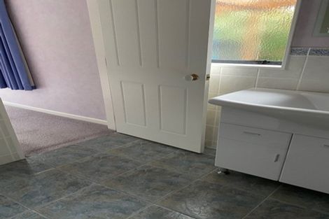 Photo of property in 50 Awanui Drive, Waikanae, 5036