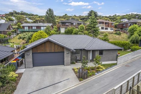 Photo of property in 31 Mooring Close, Whitby, Porirua, 5024