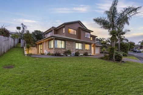 Photo of property in 5 Baulcomb Parade, Windsor Park, Auckland, 0632