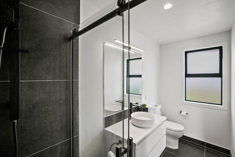 Photo of property in 11 Donnelly Street, Oakura, 4314