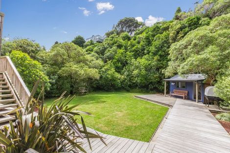 Photo of property in 86 Airlie Road, Plimmerton, Porirua, 5026