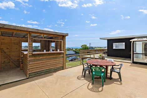 Photo of property in 1 Moera Place, Stanmore Bay, Whangaparaoa, 0932