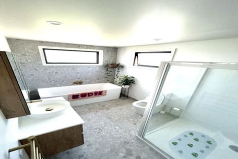 Photo of property in 12a Kauri Street, Merrilands, New Plymouth, 4312