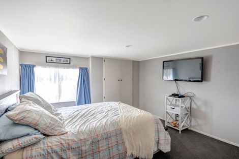 Photo of property in 16 Owen Street, Green Island, Dunedin, 9018