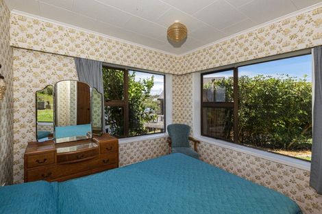 Photo of property in 50 Du Fresne Place, Russell, 0202